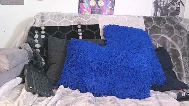 Snapshot of IM_MAYA chatting on February 16, 7:27 pm IM MAYA online show from February 16, 7:27 pm