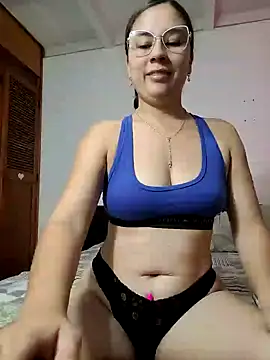 selena gomez2 online show from March 14, 1:24 pm