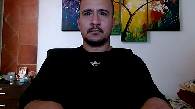 Snapshot of christian_colombian1 chatting on December 13, 12:28 pm christian colombian1 online show from December 13, 12:28 pm