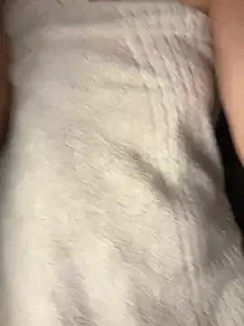 Snapshot of crystal_bunny7 chatting on December 28, 8:16 am crystal bunny7 online show from December 28, 8:16 am