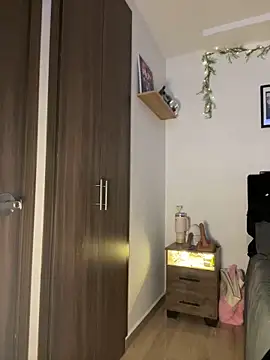 Snapshot of crystal_bunny7 chatting on January 25, 3:09 am crystal bunny7 online show from January 25, 3:09 am