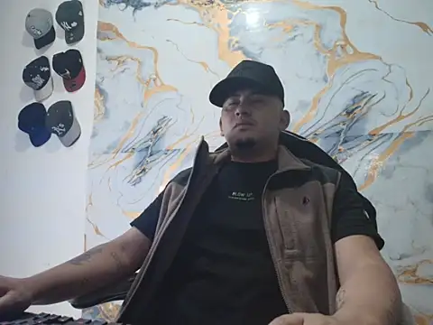 Snapshot of myke_andrade chatting on May 29, 7:06 am myke andrade online show from May 29, 7:06 am