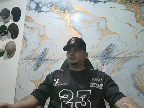 Snapshot of myke_andrade chatting on June 18, 5:19 am myke andrade online show from June 18, 5:19 am