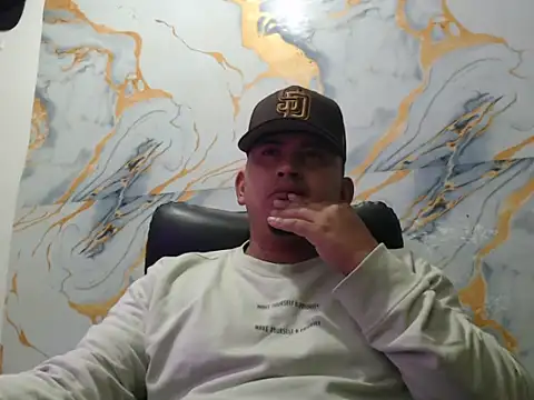Snapshot of myke_andrade chatting on July 23, 5:27 am myke andrade online show from July 23, 5:27 am