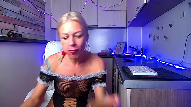 Skinny Nally online show from April 14, 1:22 am