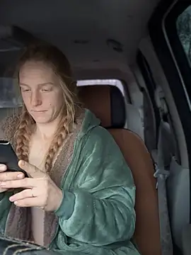 GoldenFlameGoddess online show from February 8, 3:26 pm