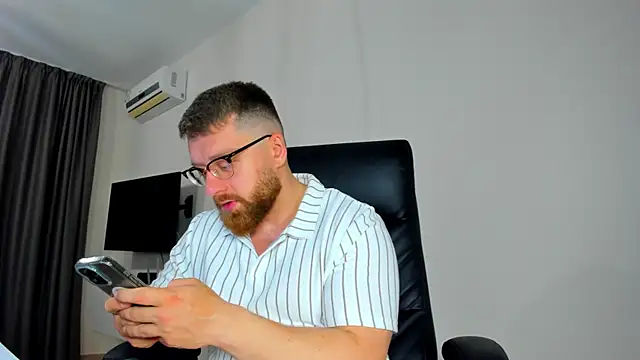 Findom guy online show from April 14, 9:48 am