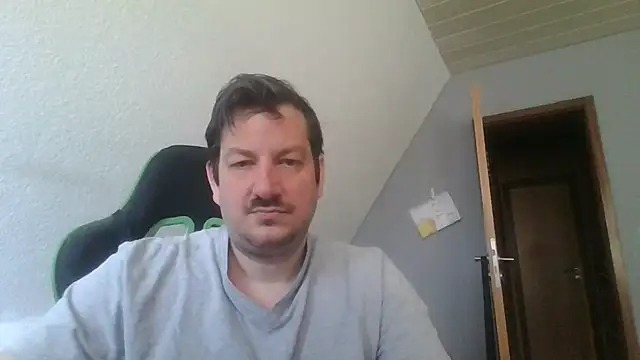 Snapshot of Golffahrer1982 chatting on June 15, 9:44 am Golffahrer1982 online show from June 15, 9:44 am