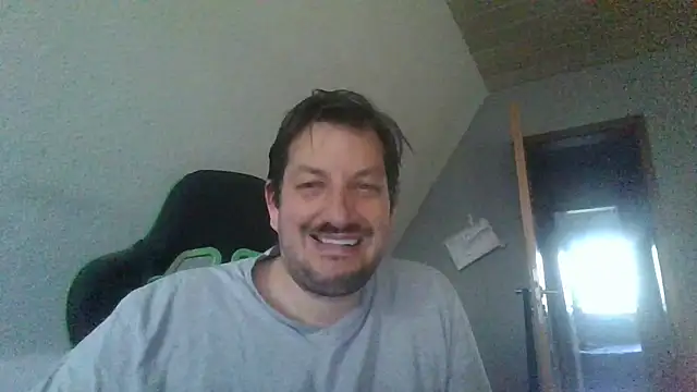 Snapshot of Golffahrer1982 chatting on June 18, 7:18 pm Golffahrer1982 online show from June 18, 7:18 pm