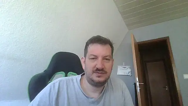 Snapshot of Golffahrer1982 chatting on June 27, 7:02 am Golffahrer1982 online show from June 27, 7:02 am