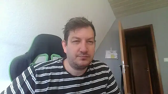 Snapshot of Golffahrer1982 chatting on August 1, 8:35 am Golffahrer1982 online show from August 1, 8:35 am
