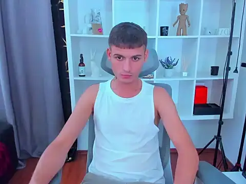 andboyfor6 online show from September 11, 1:33 pm