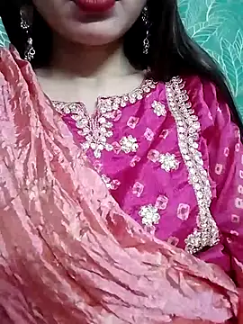 Snapshot of Noor_Darliing chatting on February 25, 9:24 pm Noor Darliing online show from February 25, 9:24 pm