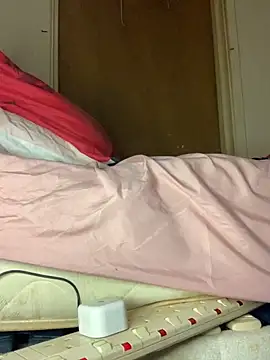 Snapshot of Sissynipple69 chatting on February 20, 6:26 am Sissynipple69 online show from February 20, 6:26 am