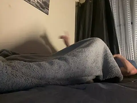 Snapshot of hotraillX chatting on January 11, 9:15 am hotraillX online show from January 11, 9:15 am