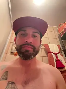 Snapshot of hotraillX chatting on February 23, 5:12 am hotraillX online show from February 23, 5:12 am