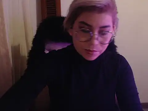 Snapshot of diane_fergusson chatting on April 7, 5:30 am diane fergusson online show from April 7, 5:30 am