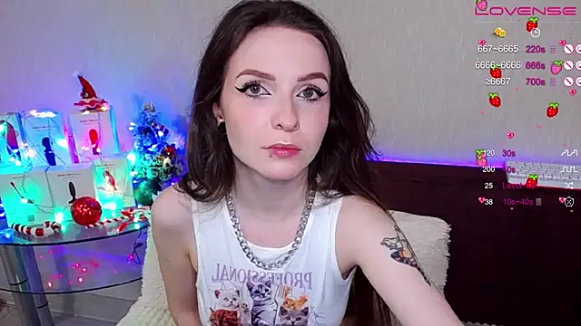 AlienBaby  online show from December 12, 9:04 pm