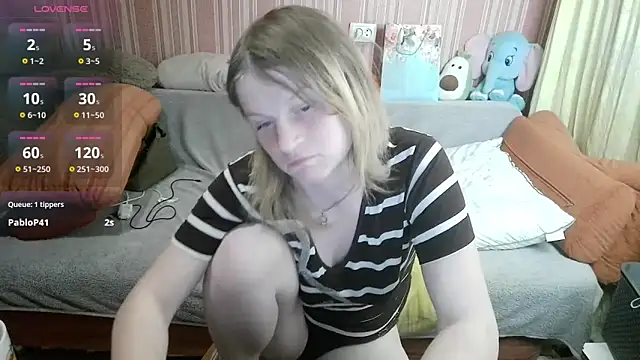 Snapshot of Kathlyn__Heath chatting on May 16, 8:29 pm Kathlyn Heath online show from May 16, 8:29 pm