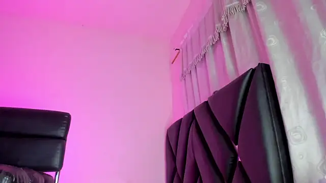 stephany doll  online show from May 31, 3:58 am