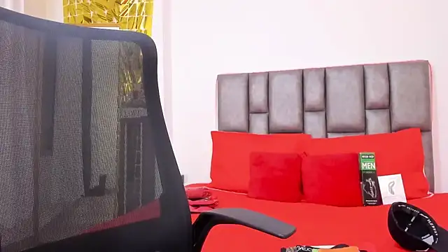 Snapshot of michacosio chatting on February 5, 4:50 am michacosio online show from February 5, 4:50 am