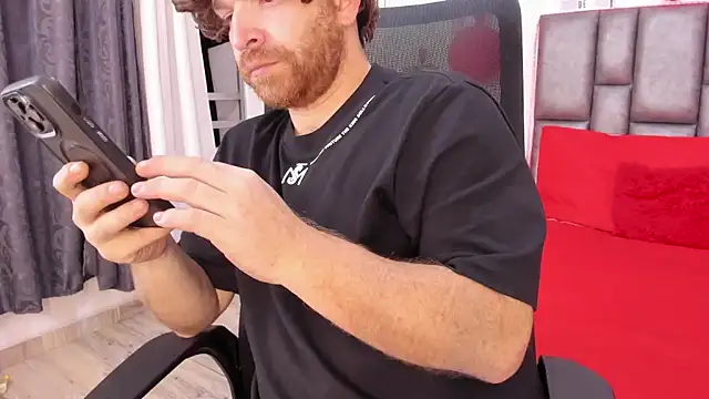 Snapshot of michacosio chatting on February 11, 2:16 am michacosio online show from February 11, 2:16 am