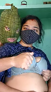 Snapshot of hotty_Sexy-couple chatting on January 15, 6:01 am hotty Sexy-couple online show from January 15, 6:01 am