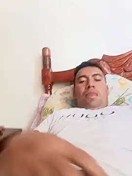 Diego leon27 online show from February 18, 3:32 pm