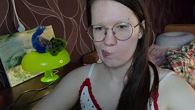 Snapshot of MiriamOr chatting on June 20, 8:28 am MiriamOr online show from June 20, 8:28 am