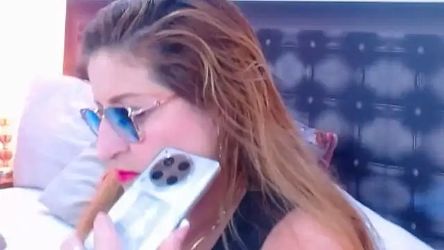 sandra 20 online show from November 20, 11:10 am