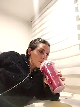 Mia Hampton online show from February 8, 12:49 am