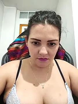 Mia Hampton online show from February 24, 10:30 pm