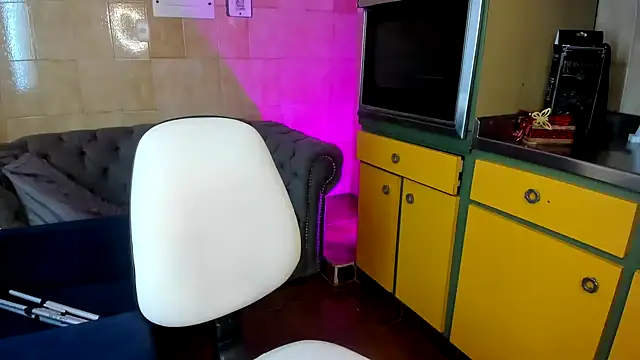 Snapshot of Leticia_goddes chatting on December 13, 10:55 pm Leticia goddes online show from December 13, 10:55 pm