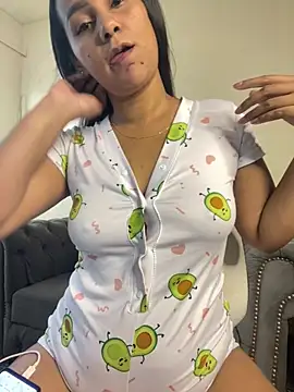 Snapshot of Leticia_goddes chatting on July 4, 8:15 pm Leticia goddes online show from July 4, 8:15 pm