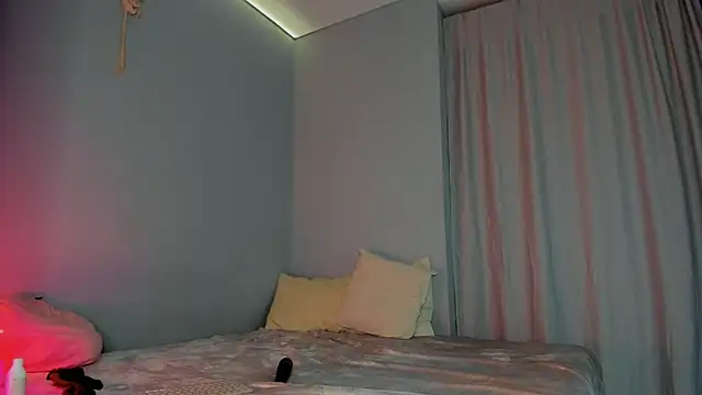 Snapshot of EllenMays chatting on January 20, 8:18 pm EllenMays online show from January 20, 8:18 pm