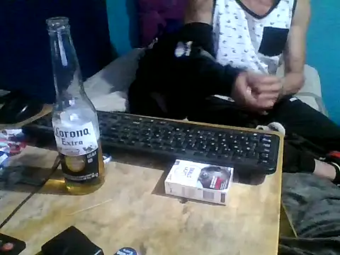 Snapshot of malekon76 chatting on March 7, 10:23 am malekon76 online show from March 7, 10:23 am