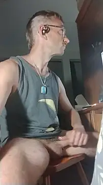 Snapshot of MaxSpadeErotica chatting on July 31, 8:47 am MaxSpadeErotica online show from July 31, 8:47 am