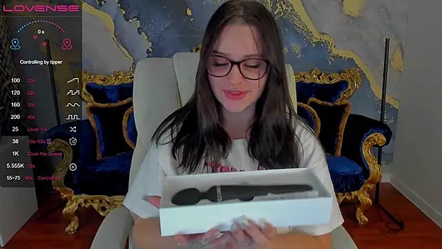 Snapshot of JeysyPotter chatting on December 10, 2:06 pm JeysyPotter online show from December 10, 2:06 pm