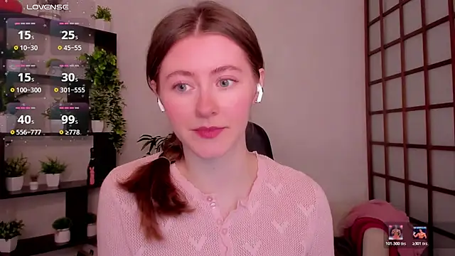 Snapshot of KateCuddle chatting on March 16, 3:01 am KateCuddle online show from March 16, 3:01 am