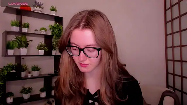 Snapshot of KateCuddle chatting on March 24, 2:38 am KateCuddle online show from March 24, 2:38 am