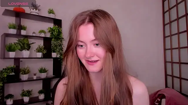 Snapshot of KateCuddle chatting on April 2, 2:31 am KateCuddle online show from April 2, 2:31 am