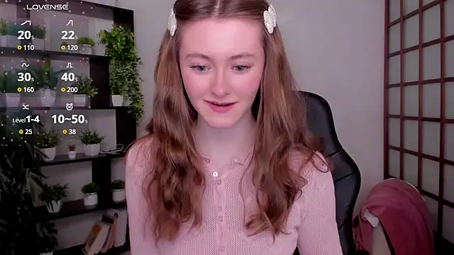 Snapshot of KateCuddle chatting on April 6, 4:46 am KateCuddle online show from April 6, 4:46 am