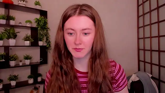 Snapshot of KateCuddle chatting on April 7, 2:45 am KateCuddle online show from April 7, 2:45 am