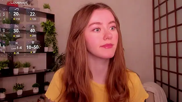 Snapshot of KateCuddle chatting on April 22, 2:58 am KateCuddle online show from April 22, 2:58 am