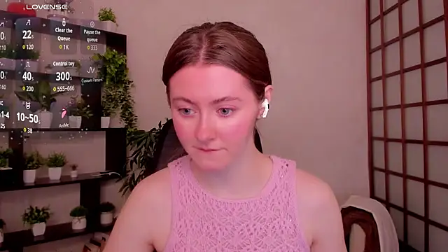 Snapshot of KateCuddle chatting on April 23, 2:46 am KateCuddle online show from April 23, 2:46 am