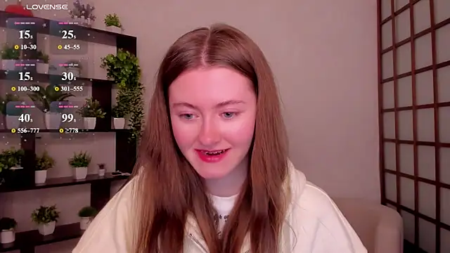 Snapshot of KateCuddle chatting on April 28, 2:38 am KateCuddle online show from April 28, 2:38 am