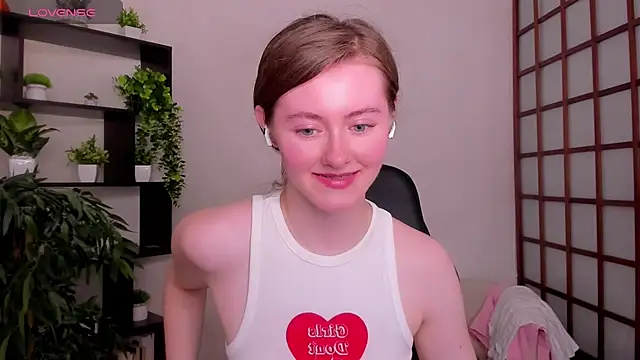 KateCuddle online show from June 26, 2:38 am