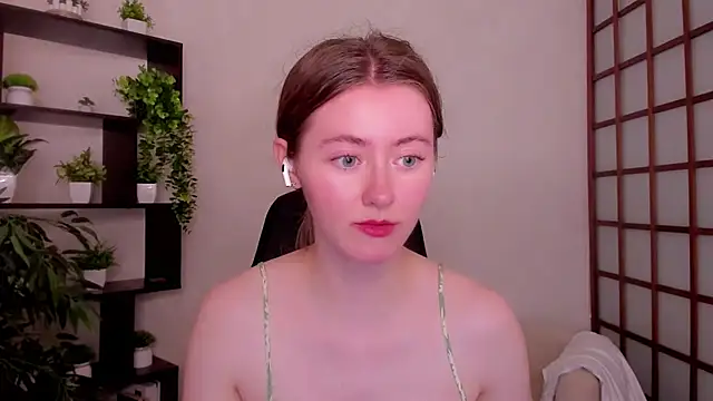 KateCuddle online show from June 30, 2:45 am