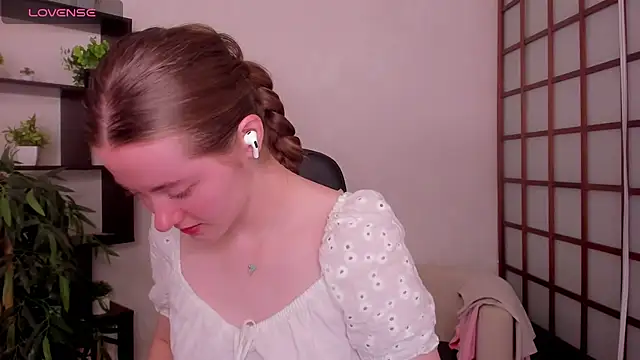 KateCuddle online show from July 2, 2:44 am