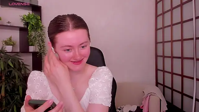 KateCuddle online show from July 2, 3:23 am